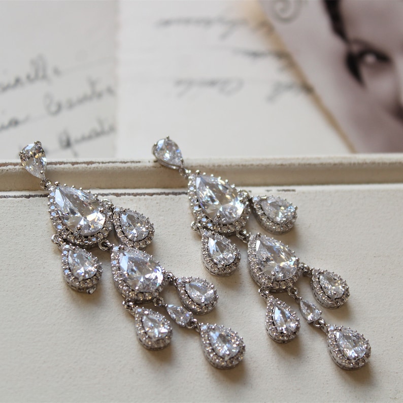 Bridal Earrings Vintage Style Crystal Earrings Tear Drop earrings Chandelier Earrings Wedding jewelry Wedding Earrings Art Deco Earrings