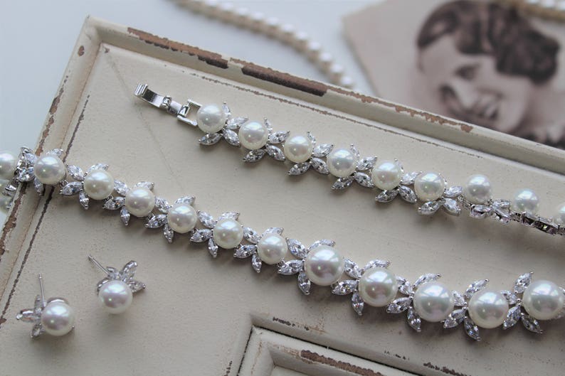UK Wedding Necklace Pearl Earrings Wedding Pearl Jewelry Set Wedding Earrings Wedding Jewelry Bridal Earrings and necklace