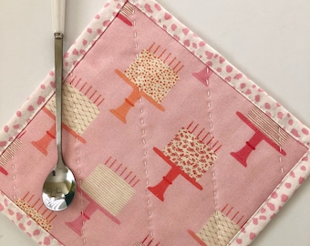 Posavasos acolchado hecho a mano: posavasos de tela color pastel rosa