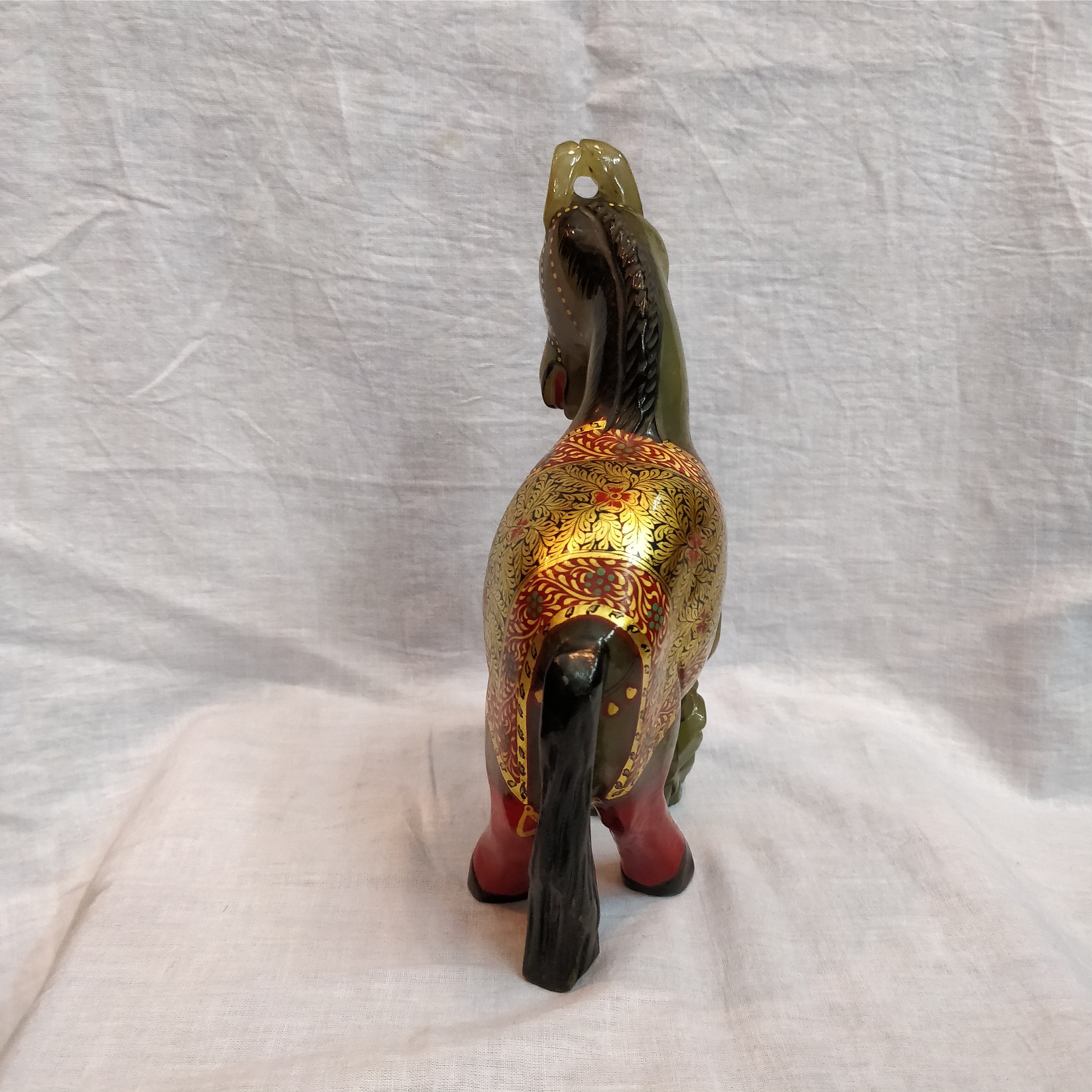 グリーン翡翠の馬の置物、彫刻された宝石の動物、馬の像、精霊の動物