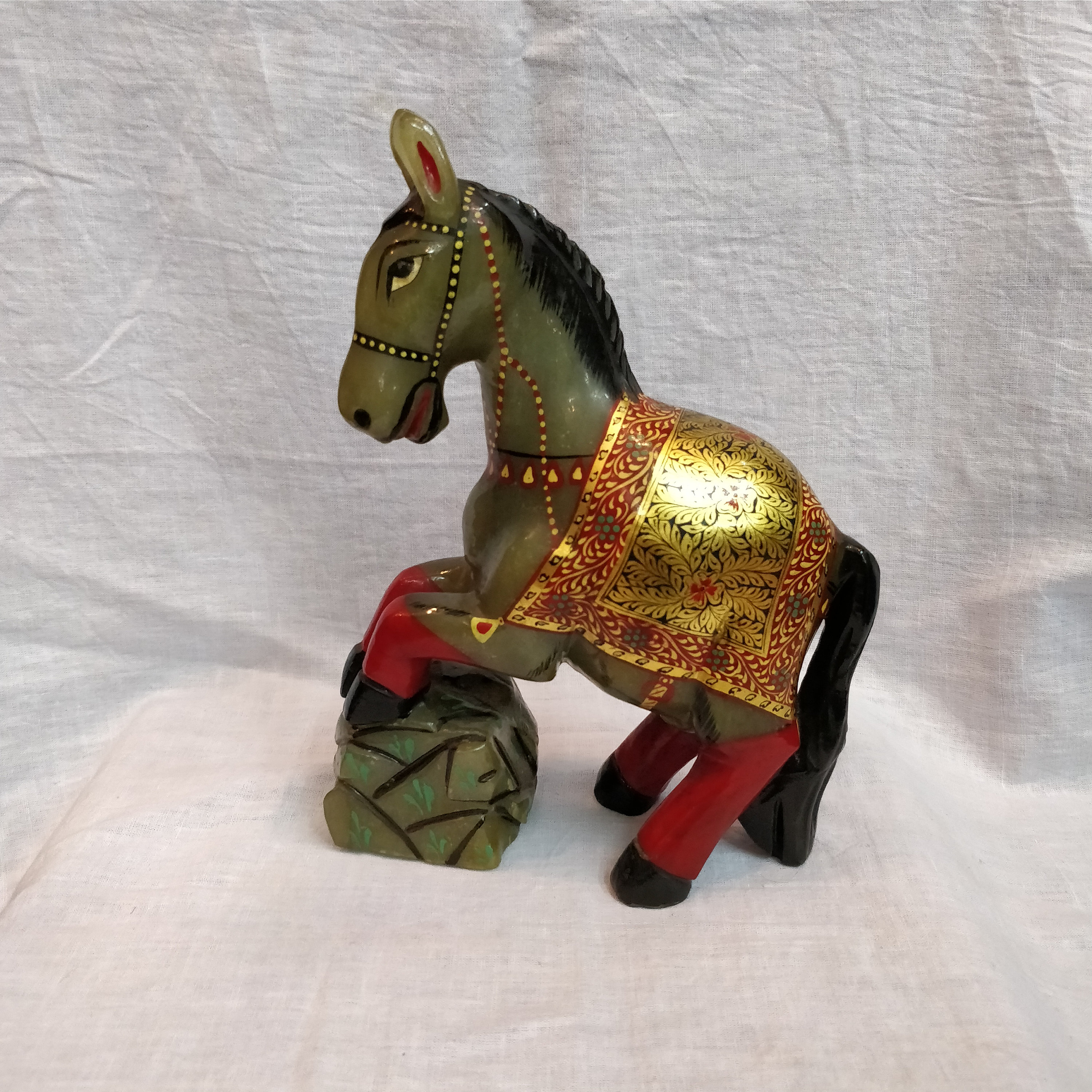 グリーン翡翠の馬の置物、彫刻された宝石の動物、馬の像、精霊の動物