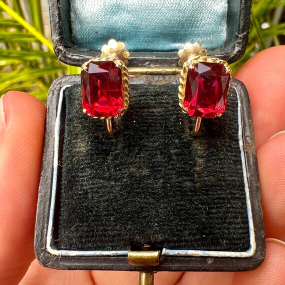 Antique 9CT Gold Ruby Red Paste Screwback Earrings - image 7
