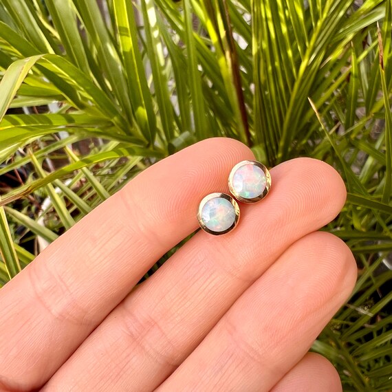Vintage Solid 18CT Gold Opal Stud Earrings - image 10