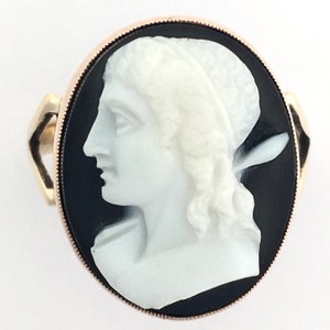 Large Antique 9CT Rose and Yellow Gold Carved Hardstone Cameo Ring