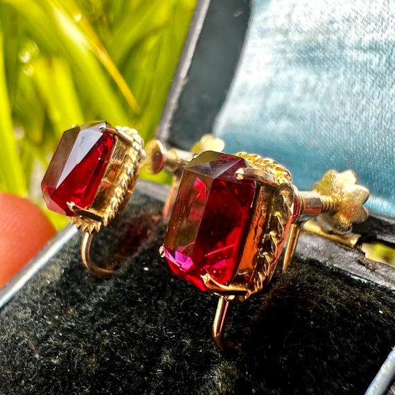 Antique 9CT Gold Ruby Red Paste Screwback Earrings - image 9