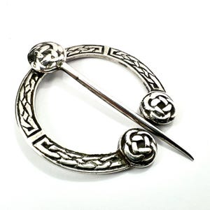 Vintage 1935 Scottish Silver Celtic Penannular Tara Brooch