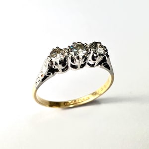 Vintage Three Stone Diamond 18CT Gold Trilogy Engagement Ring