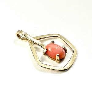 Vintage 10CT Solid Gold Coral Pendant