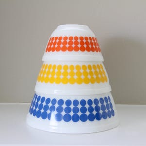 Vintage Pyrex dot bowl set, Polka dot Pyrex bowls, Pyrex dots set, Pyrex Blue dot bowl, Pyrex Orange dot bowl, Pyrex yellow dot bowl