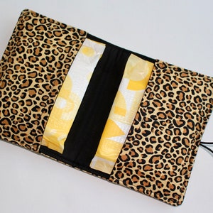 Luipaardprint Maandverband portemonnee - Maandverbandhouder - privacy Menstruatiezakje - Cheetah stof thema