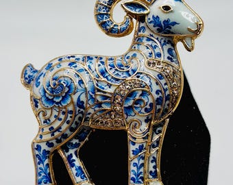 Gorgeous Blue/White Chinoiserie Ram Needle Minder/Magnet