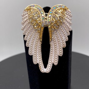Stunning White and Gold Crystal Angel Wings Needle Minder/Magnet
