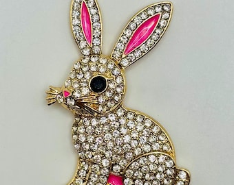 Adorable Crystal Bunny Rabbit Needle Minder/Magnet