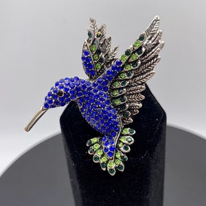 Beautiful Blue Black and Green Crystal Hummingbird Needle Minder/Magnet