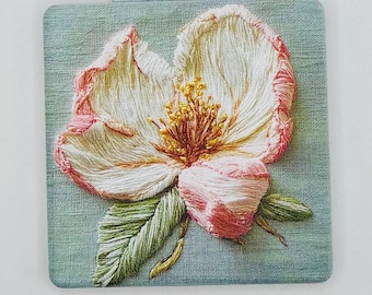 Stitched Image Pink Flower Bead Case