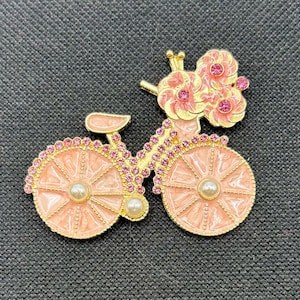 Beautiful Peach Pink Bicycle Needle Minder/Magnet