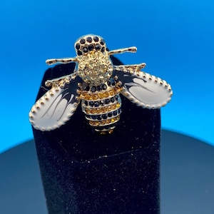Amber and Black Crystal White Winged Bee Needle Minder/Magnet