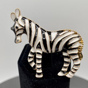 Striking Black and White Zebra Needle Minder/Magnet