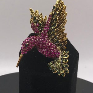 Beautiful Pink and Green Crystal Hummingbird Needle Minder/Magnet