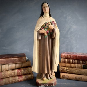 Vintage religious statue. St Therese of Lisieux. Chalkware statue. Catholic statue. Prayer room decor. French religious statue. St. Therese