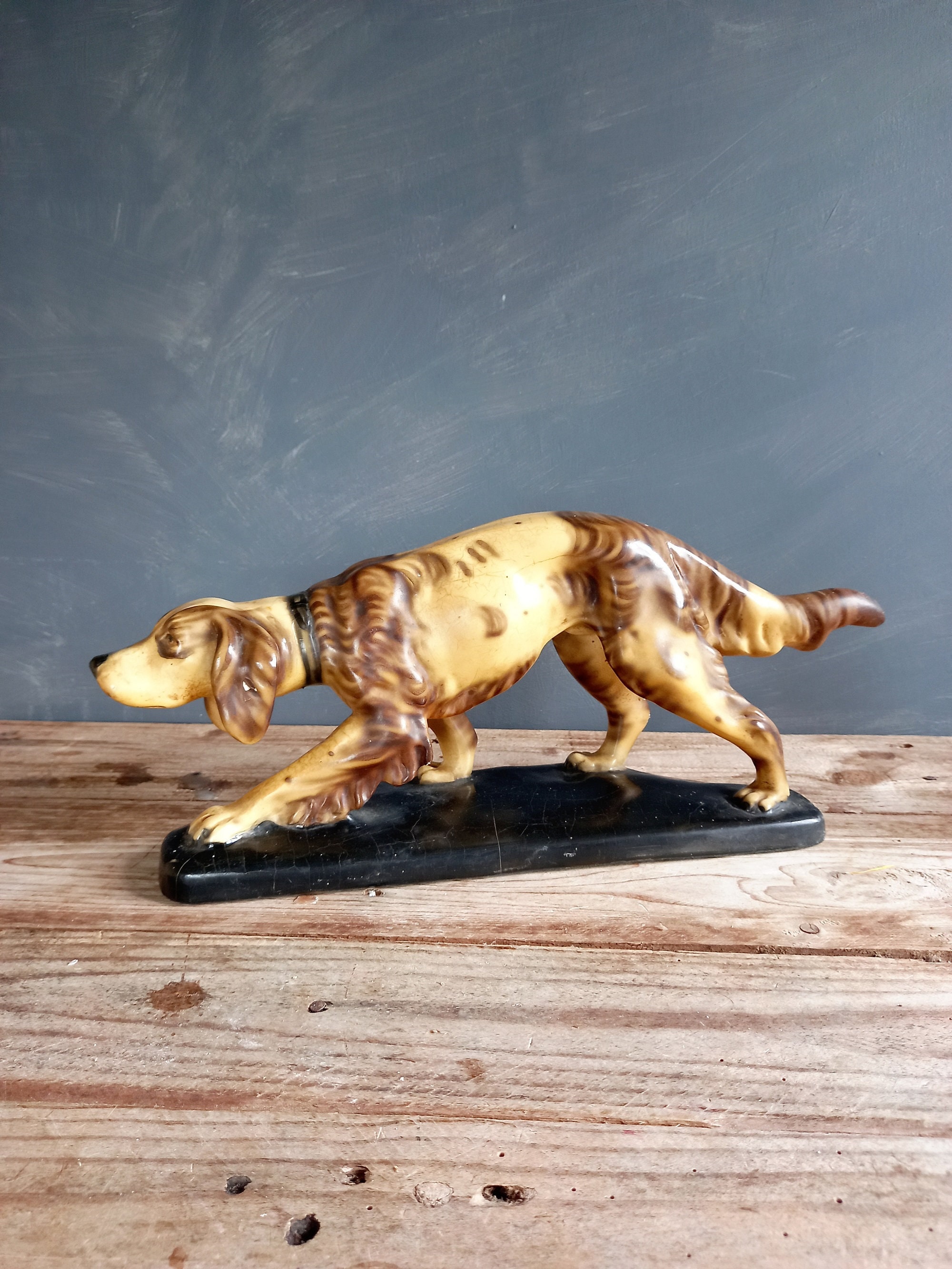 Chien berger allemand en plâtre peint