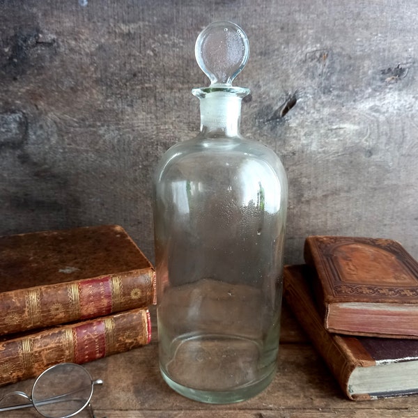 Apothecary bottle. French vintage pharmacy jar. Vintage veterinary bottle and stopper. Medical curios. Apothecary cabinet. Apothecary decor.