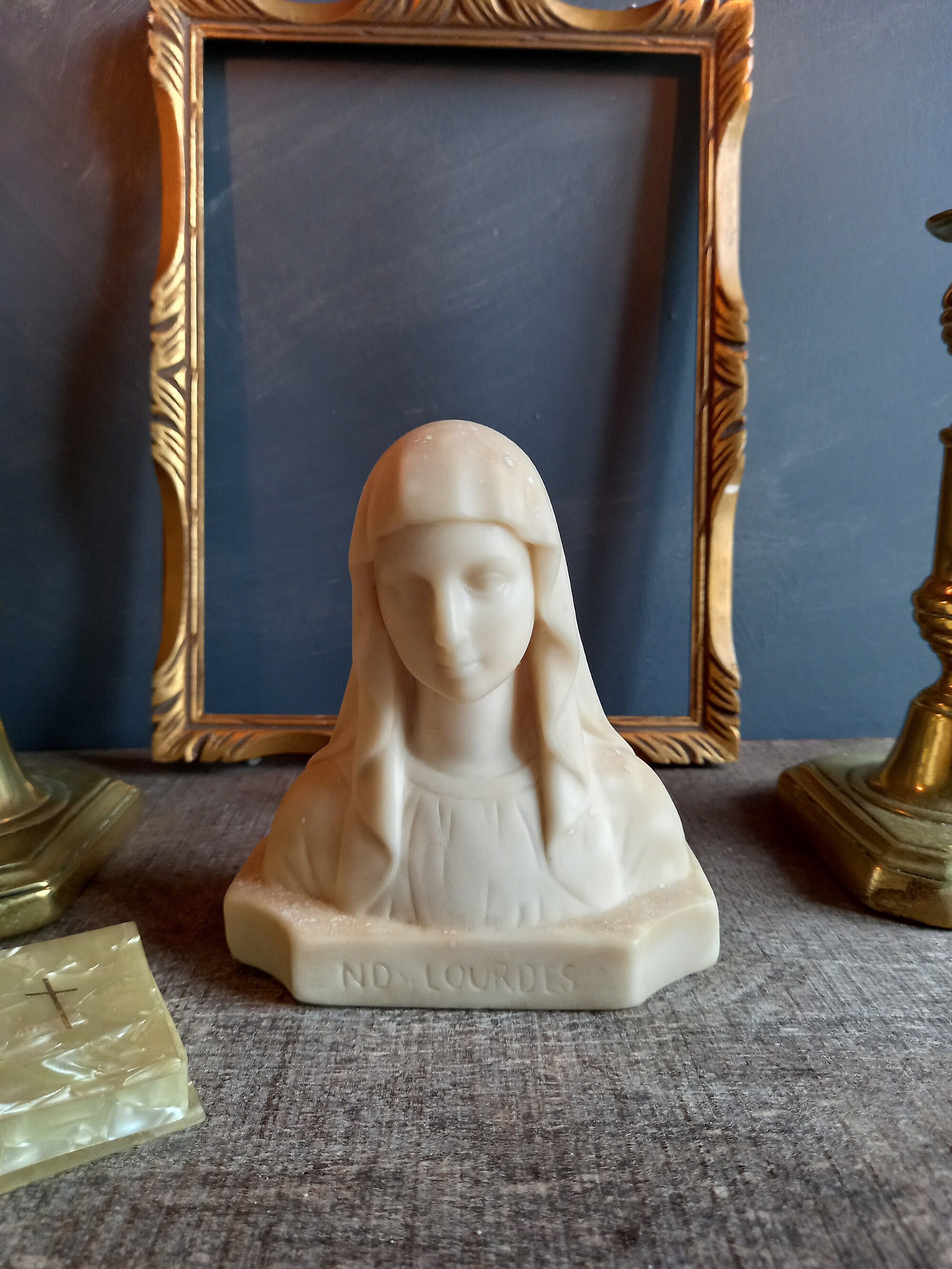 Statue de La Vierge Marie. Statue Antique Vierge. L'art Esthétique Catholique. Art Idées Salles Priè