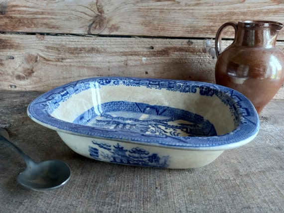 19th C Blue and White China Serving Bowl. Antique Willow Pattern Dish. Blue and White Willow Pattern. Country House Decor. Farmhouse Decor. Etsy Canada