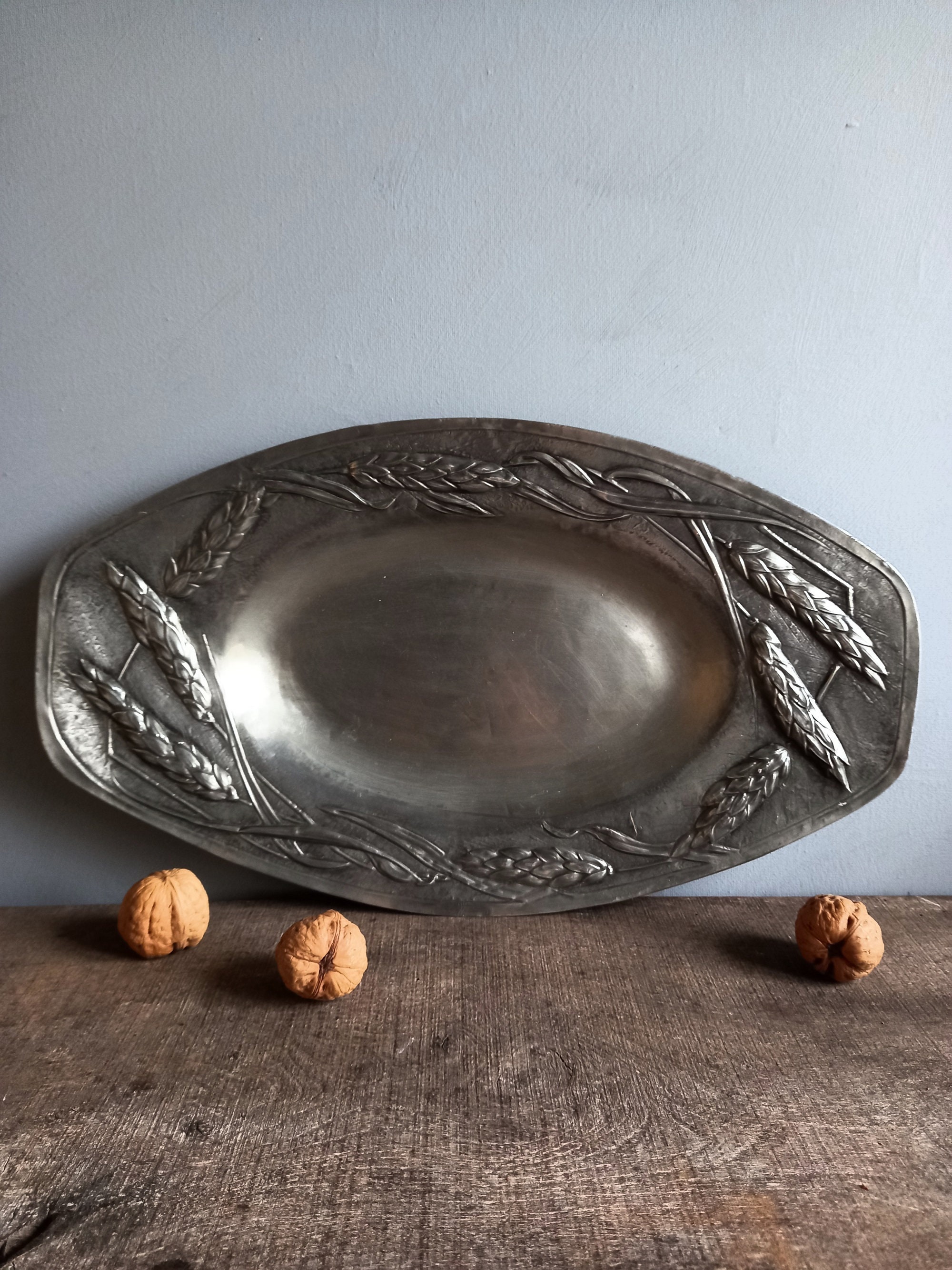 Français Planche à Pain. Planche Pain en Étain. Assiette Plateau de d'étain. Ferme. Étain.