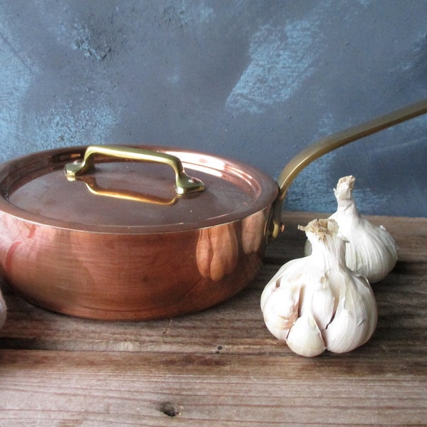 Copper pan. Saute pan. Copper pots. Rustic decor. Farmhouse kitchen. Copper anniversary. Homestead kitchen. Vintage kitchen decor.