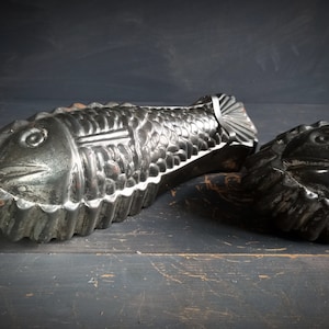 French vintage tin fish molds. Pair of  vintage fish molds. Fish confectionary molds. Confectioners molds. Old tin molds . Kitchen decor.