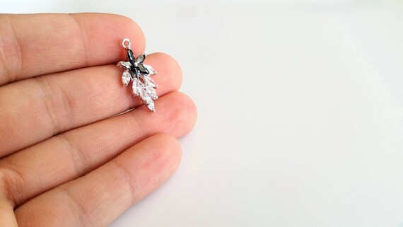 1 Pcs, Onyx Flower Cubic Zirconia Pendant Rhodium Plated