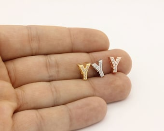 Colgante inicial de circonita cúbica: dije con la letra "Y" en oro de 16 quilates (5 mm)