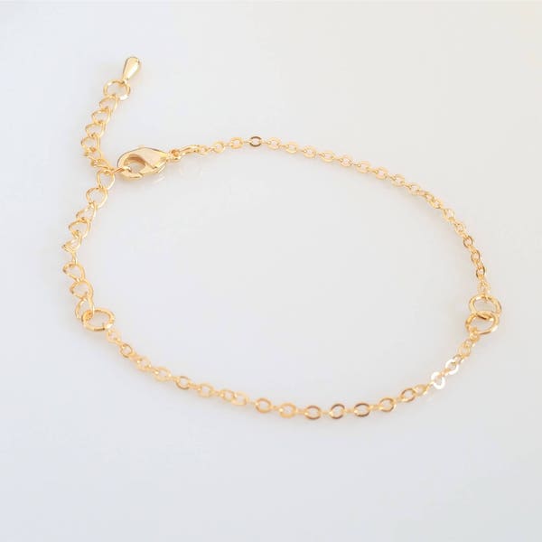 Bracelet de chaîne délicat, chaîne de bracelet en or 10pcs, pour pendentif latéral, bracelet mince en or, plaqué or brillant 16K, perles en gros, fournitures