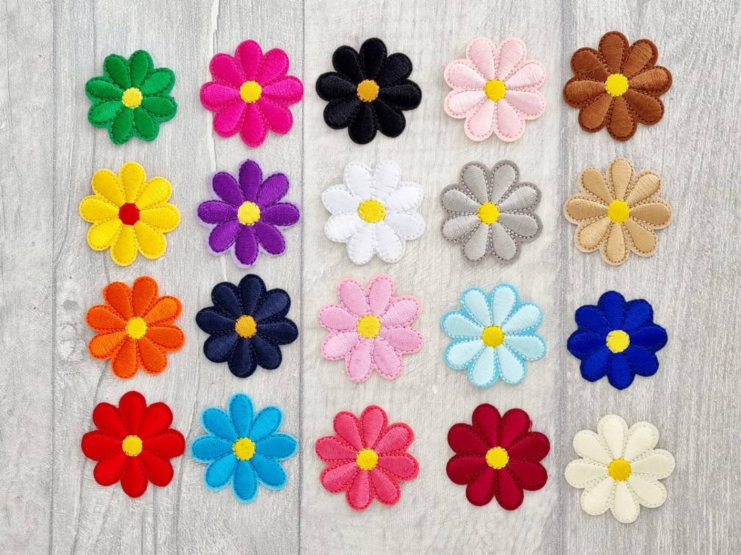 Daisy Iron On Patches, Mini Flowers for Sewing, DIY Crafts (18 Colors, –  Okuna Outpost