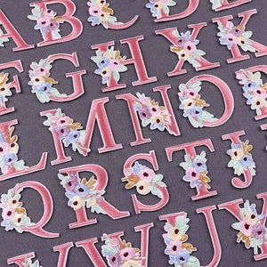 Toppa con lettera rosa, toppe con alfabeto floreale da stirare, applique floreale ricamata da 4,6 cm, materiale per bricolage