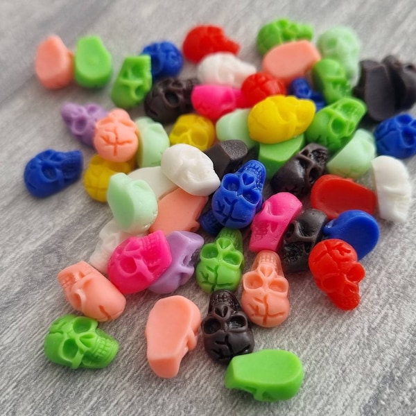 Mini têtes de mort, têtes de squelette 10/20/40 - Cabochons en résine - Dos plat de 10 mm - Nail art 3D - Artisanat en résine - Bijoux - Inserts slime/shaker - Charges