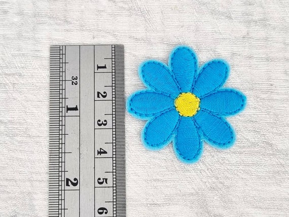 Simplicity Multicolor Daisy Flowers Applique Clothing Iron On Patches, 8pc,  Sizes Vary