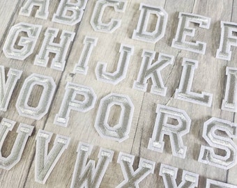 Parches de letras plateadas, planchar sobre letras, parche del alfabeto, coser en parches universitarios, aplique de nombre bordado, 5 cm