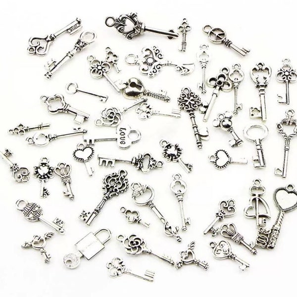 20 silver keys, small mini metal craft key,steampunk jewellery charms, card making embellishments