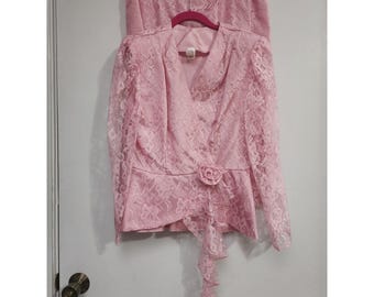Vintage Pink Lace 2 Piece Skirt Set Rosette Peplum Top ILGWU Made in USA 13/14