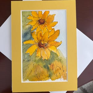 Cartão de felicitações pintado à mão com Susan de olhos pretos, cartão de nota em branco com flores amarelas