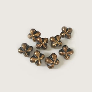 Buttons 8 pieces clover shape ceramic gold lacquered VINTAGE 1940s