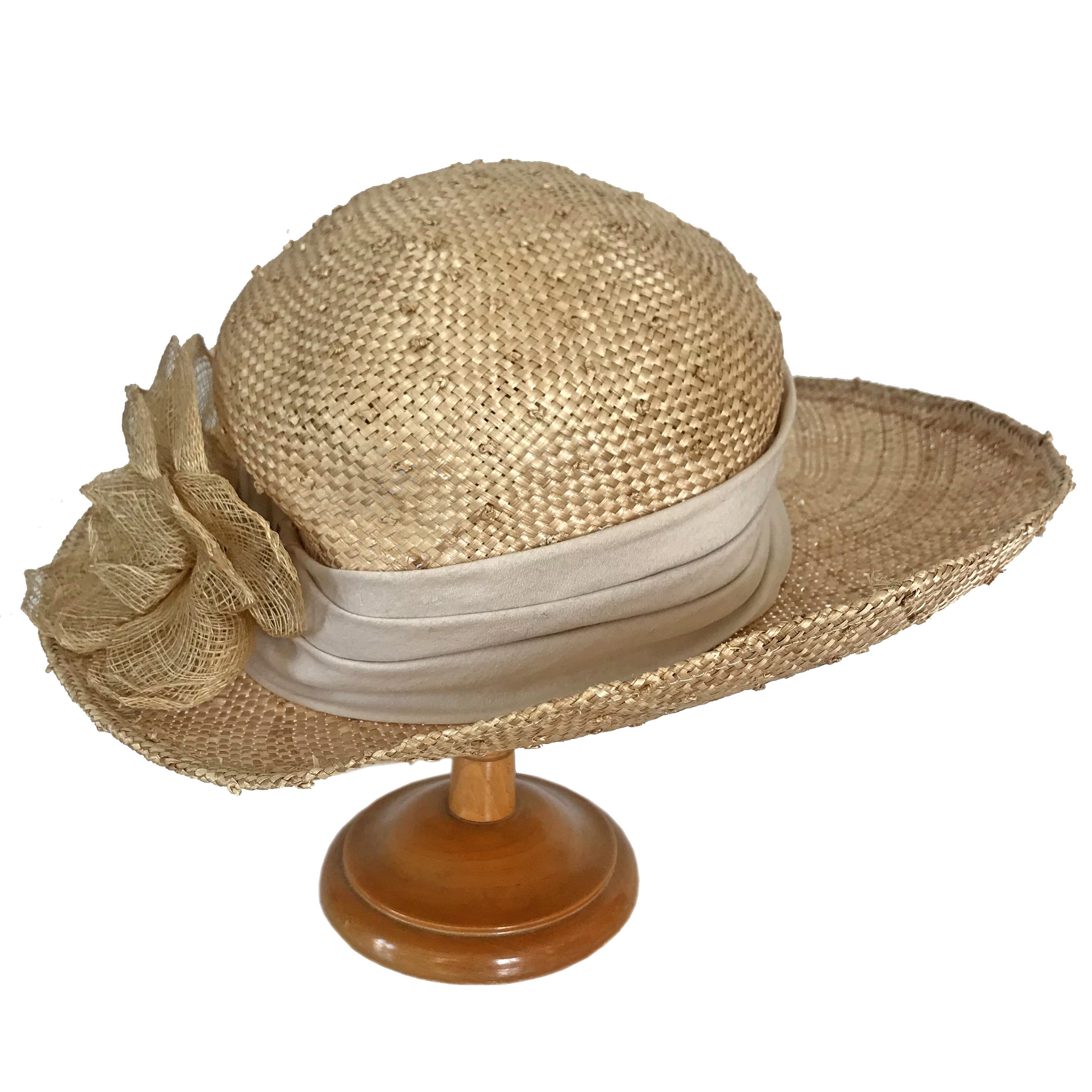 Straw Hat With Pleated Fabric Band and Straw Flower Made in  display picture 1
