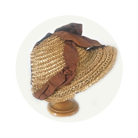 UNIQUE 1930s\' BROWN STRAW & FABRIC TOQUE WITH GROSGRAIN BOWS 1930s Straw Boater Hat with Grosgrain Ribbon – Reclectic main image 3