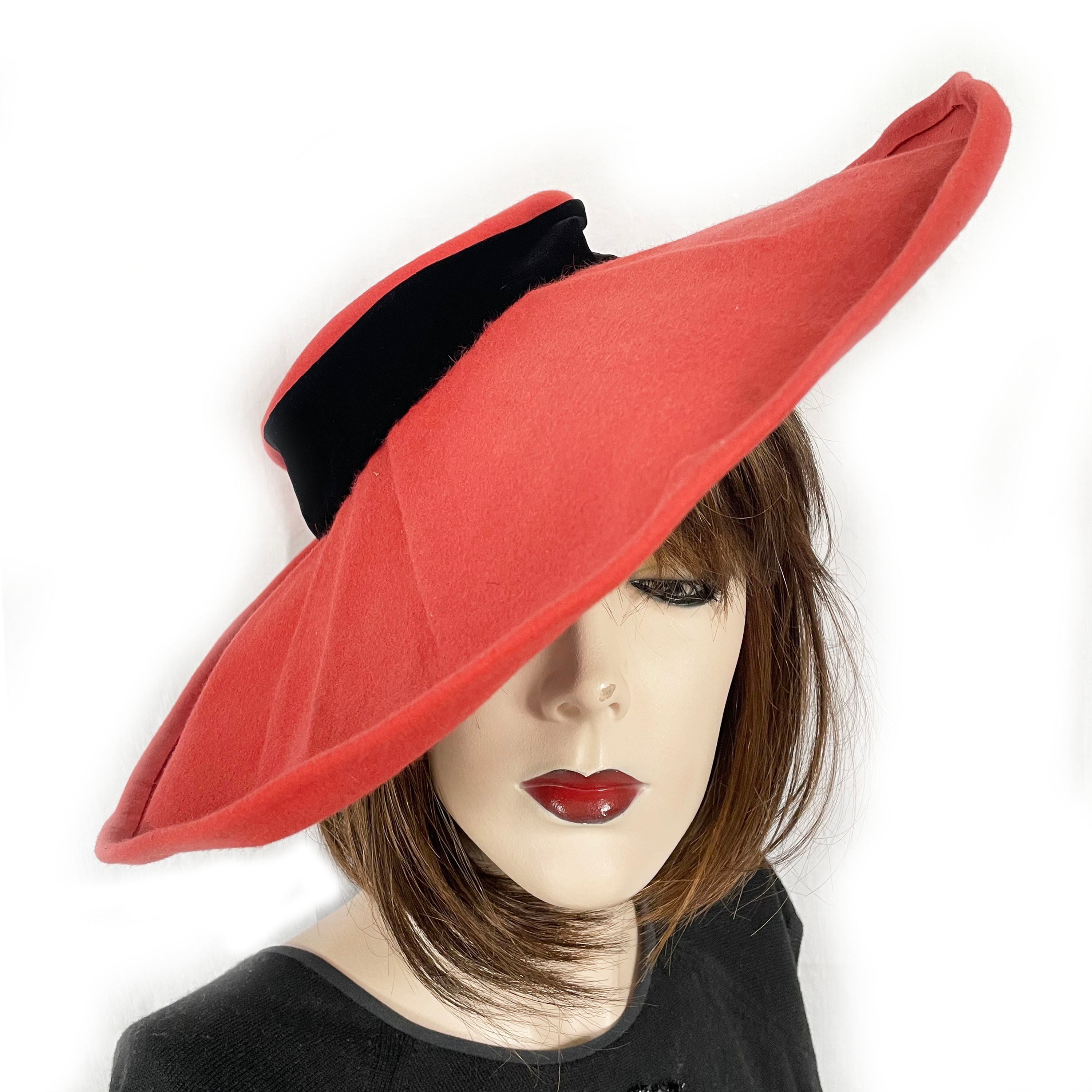 1940s Felt Hat Felt Pale Red Wide Brim Black Velvet Ribbon  display picture 3