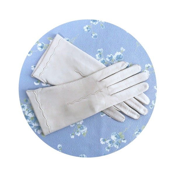 Elegant leather gloves size 7.5 off-white made of finest kid leather new from dead stock VINTAGE 1960s