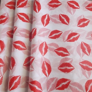 Lips Print Tissue Paper Sheets, Gift Wrapping Supplies