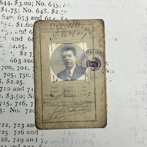 Carte d'identité de fonds de pension vintage. Daté de 1937 Unique, ancien, authentique.