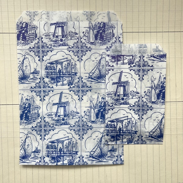 Blue - white paper bags with Dutch Delft Blue illustrations - 2 different sizes. Treat bags, favor gift bags, haberdashery